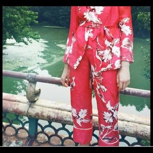 Zara cropped floral detail printed pants size medium NWT